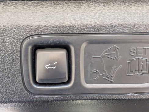 Used 2021 Ford Expedition Max Limited image 14