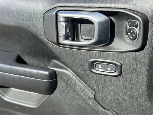 Used 2024 Jeep Wrangler Unlimited Rubicon 4xe image 32