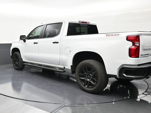 Used 2026 Chevrolet Silverado 1500 LT Trail Boss w/ LT Trail Boss Premium Package AWD/4WD image 3