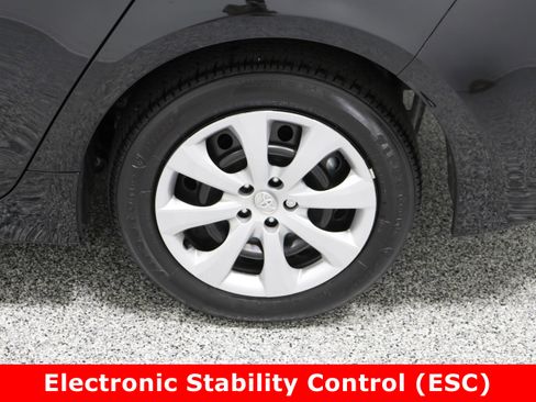 Certified 2025 Toyota Corolla LE image 10