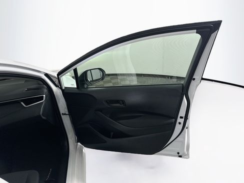 Used 2024 Toyota Corolla LE FWD image 32