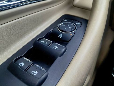 Used 2018 Ford Taurus SE FWD image 21