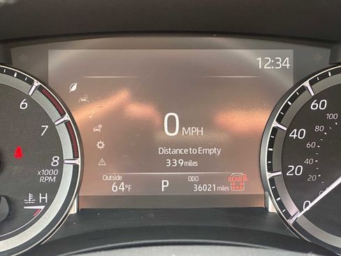 Used 2024 Toyota Highlander LE image 29