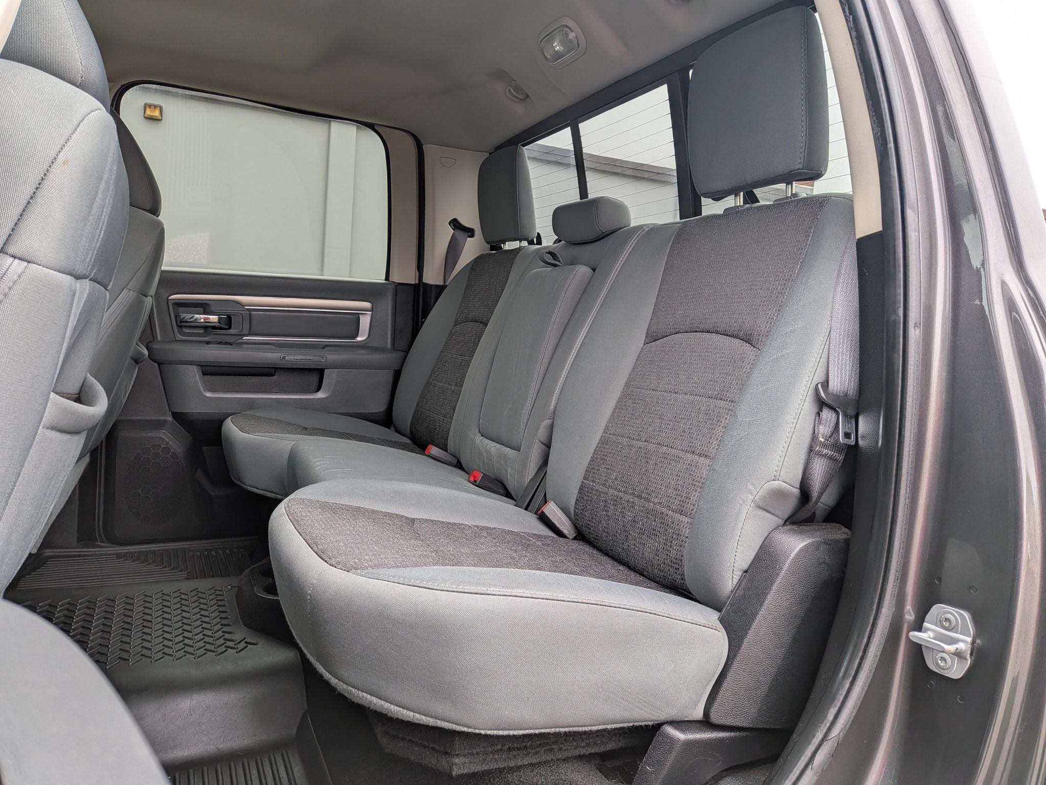 Used 2015 RAM 2500 SLT w/ Luxury Group AWD/4WD image 7