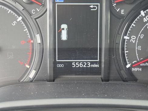 Used 2022 Toyota 4Runner SR5 AWD/4WD image 41