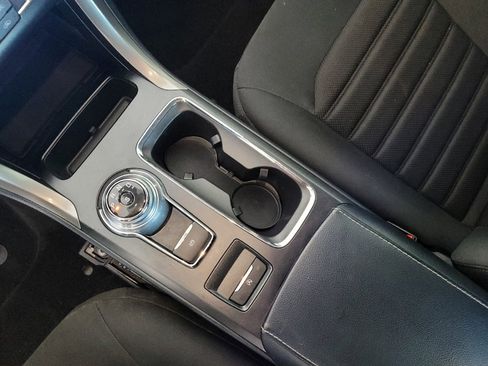Used 2019 Ford Fusion SE FWD image 26