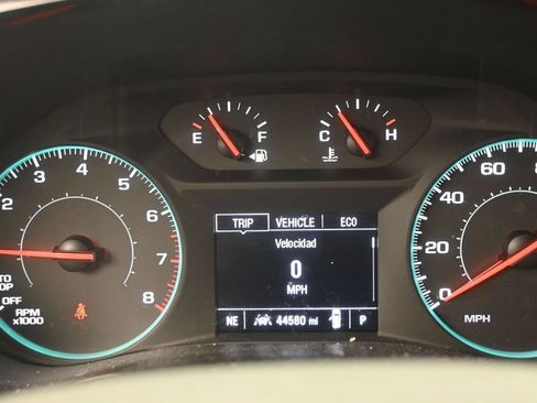 Used 2022 Chevrolet Traverse LS FWD image 13
