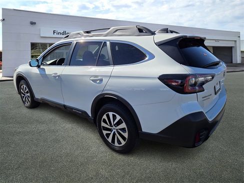 Used 2021 Subaru Outback Premium image 4