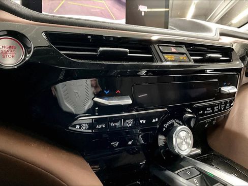 Used 2024 Acura MDX SH-AWD w/ Technology Package image 28