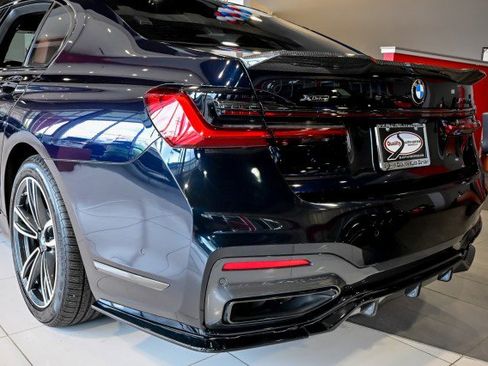 Used 2022 BMW 750i xDrive w/ Luxury Rear Seating Package AWD/4WD image 12
