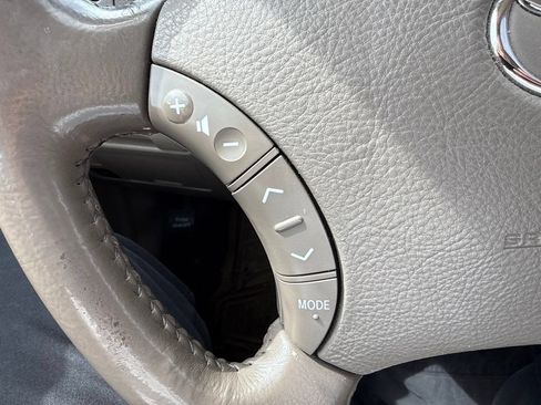 Used 2005 Toyota Camry XLE w/ VSC & Side Airbag Pkg FWD image 21