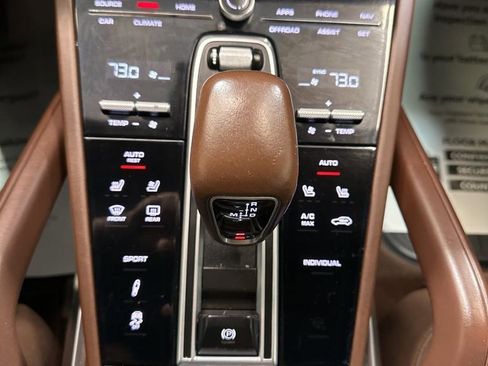 Used 2019 Porsche Cayenne Turbo image 28