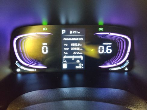 Used 2025 Kia Soul GT-Line w/ GT-Line Technology Package image 23