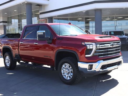 Used 2024 Chevrolet Silverado 3500 LTZ w/ LTZ Plus Package AWD/4WD image 8