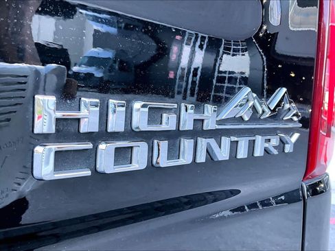 Used 2024 Chevrolet Silverado 1500 High Country w/ High Country Premium Package image 10