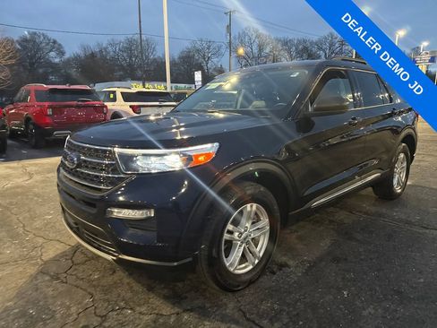 Used 2023 Ford Explorer XLT w/ Equipment Group 202A image 2