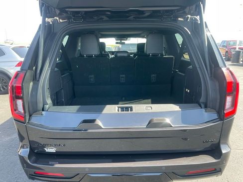 Used 2025 Ford Expedition Max Platinum w/ Stealth Appearance Package AWD/4WD image 38