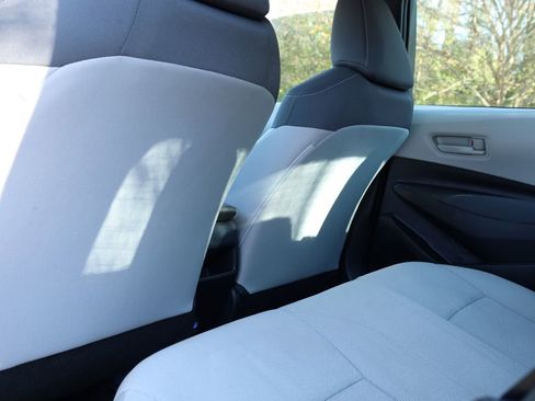 Used 2022 Toyota Corolla LE image 23