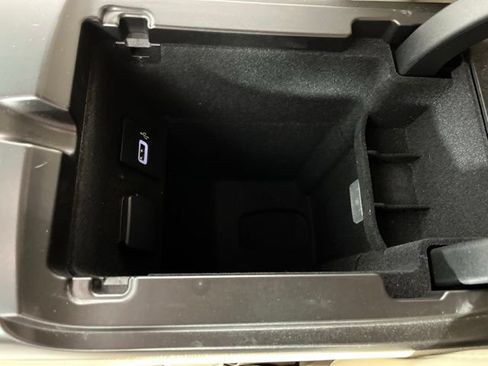 Used 2019 Lincoln Nautilus Select FWD image 31