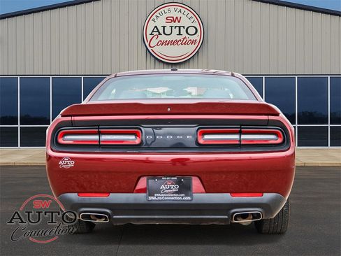 Used 2020 Dodge Challenger SXT image 6