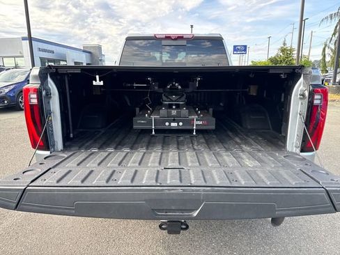 Used 2024 GMC Sierra 3500 Denali Ultimate AWD/4WD image 12