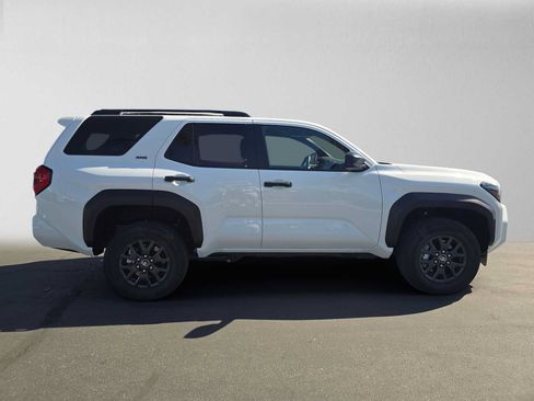 Certified 2026 Toyota 4Runner SR5 AWD/4WD image 2
