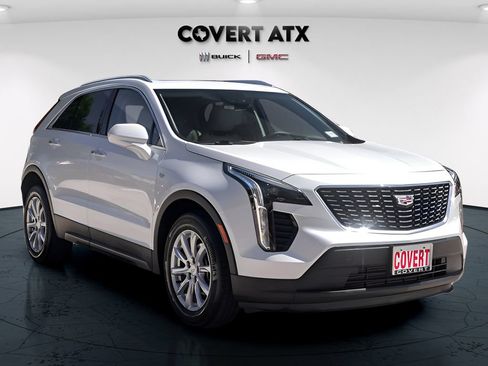 Used 2023 Cadillac XT4 Luxury w/ Cold Weather Package FWD image 7