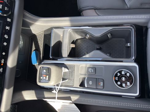 New 2026 Nissan Pathfinder Platinum image 22