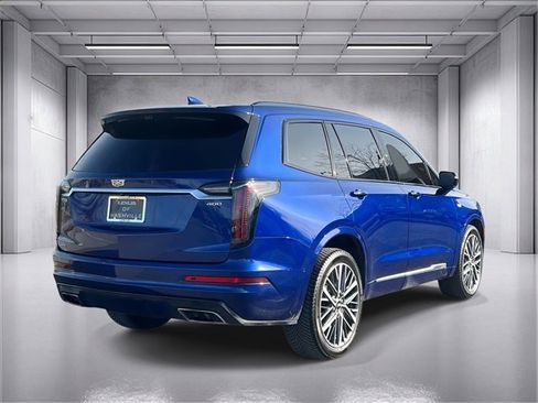 Used 2023 Cadillac XT6 Sport w/ Platinum Package image 3