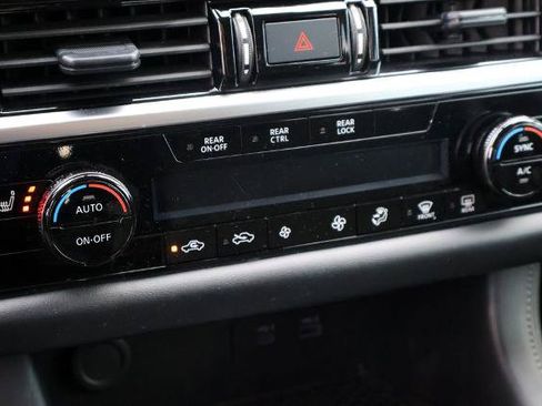 Certified 2024 Nissan Pathfinder SV FWD image 22