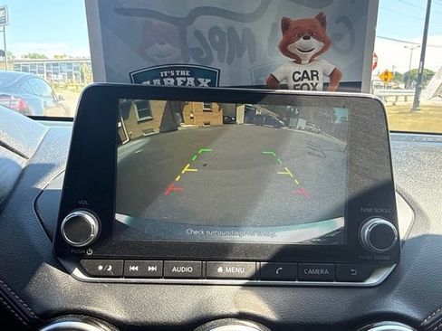 Used 2022 Nissan Sentra SR w/ Electronics Package FWD image 32