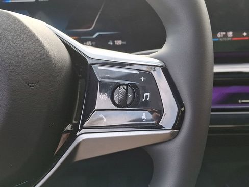 Used 2025 BMW i5 eDrive40i RWD image 23