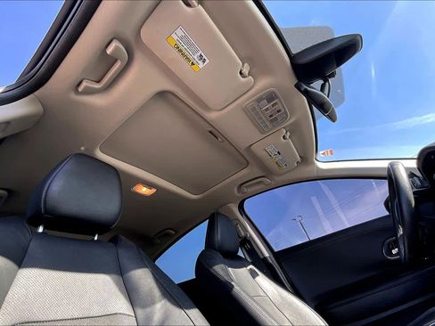 Used 2022 Honda HR-V EX-L image 13