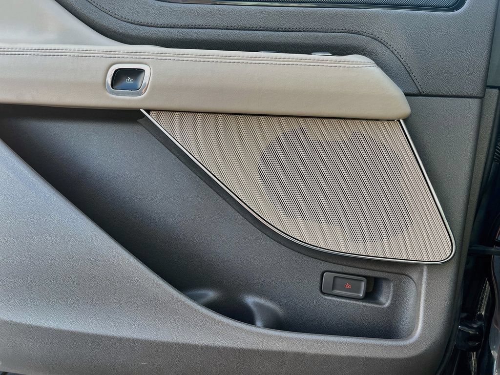 Used 2024 Lincoln Aviator AWD w/ Premium Package image 19