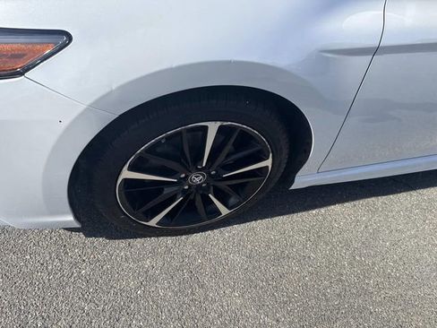 Used 2019 Toyota Camry XSE FWD image 13