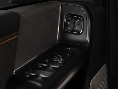 Used 2023 Ford F250 Platinum AWD/4WD image 24