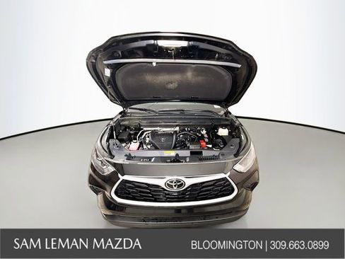 Used 2024 Toyota Highlander XLE FWD image 31