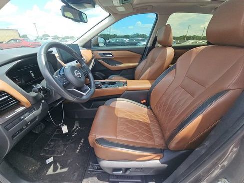 Used 2024 Nissan Rogue Platinum FWD image 7