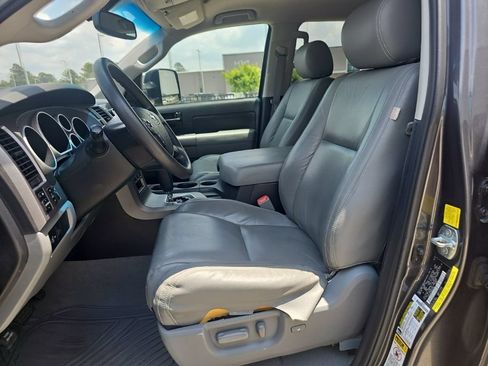 Used 2011 Toyota Tundra 2WD CrewMax w/ SR5 Pkg image 12