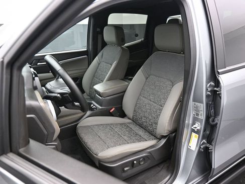 Used 2024 Chevrolet Colorado ZR2 w/ Technology Package image 9