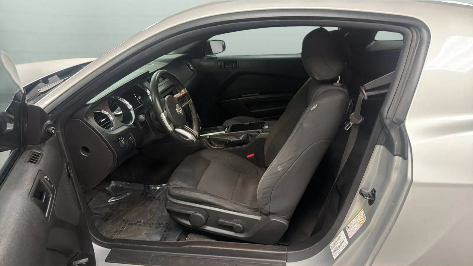 Used 2013 Ford Mustang Coupe RWD image 19