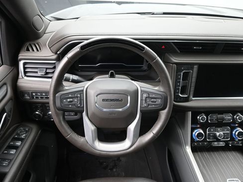 Used 2023 GMC Yukon Denali w/ Denali Reserve Package image 23