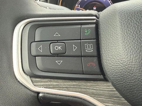 Used 2024 Jeep Wagoneer L Series II w/ Flexible Seating Group AWD/4WD image 14