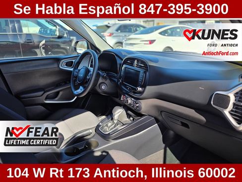 Used 2025 Kia Soul LX w/ LX Technology Package FWD image 36