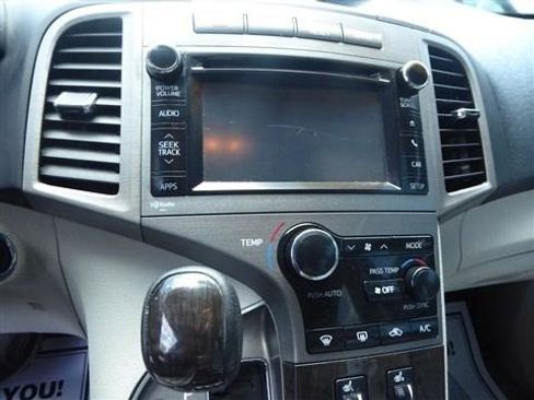 Used 2013 Toyota Venza XLE image 10
