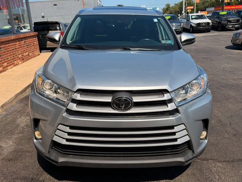 Used 2019 Toyota Highlander XLE AWD/4WD image 6