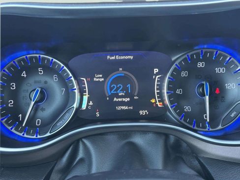 Used 2018 Chrysler Pacifica Touring-L Plus w/ Tire & Wheel Group FWD image 32