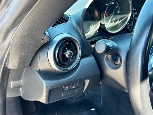Used 2017 FIAT 124 Spider Classica RWD image 10