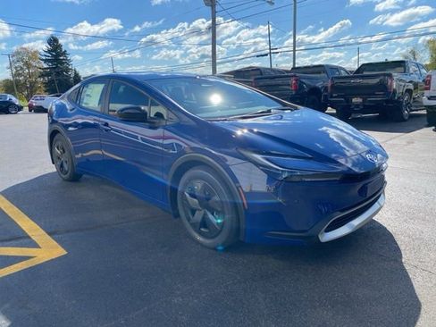 New 2026 Toyota Prius Plug-In Hybrid FWD image 8