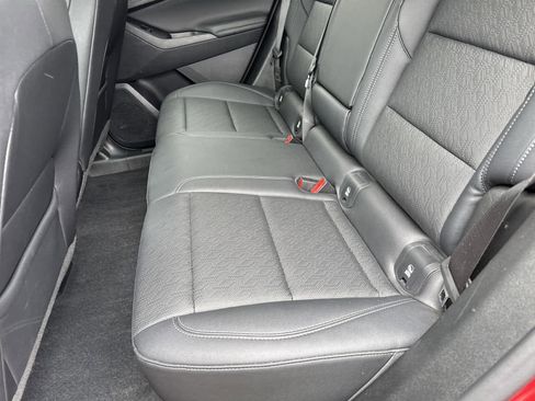 Used 2025 Chevrolet Equinox LT w/ Convenience Package II image 16